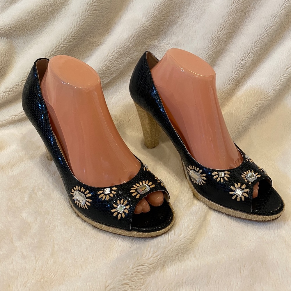 Yellow Box Anya Black Embellished Peep Toe Platform Heels Pumps Size 10 EUC